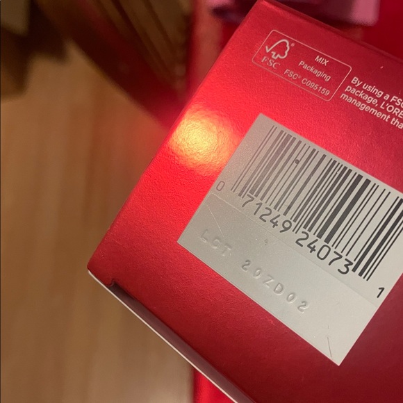 Positively Radiant Brightening Cleanser and Scrub Set - Picture 12 of 17